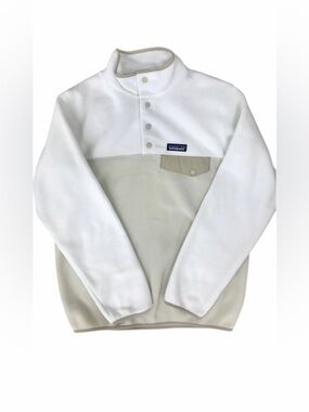 Patagonia Women's White and Cream Pullover Sweater - Size Medium